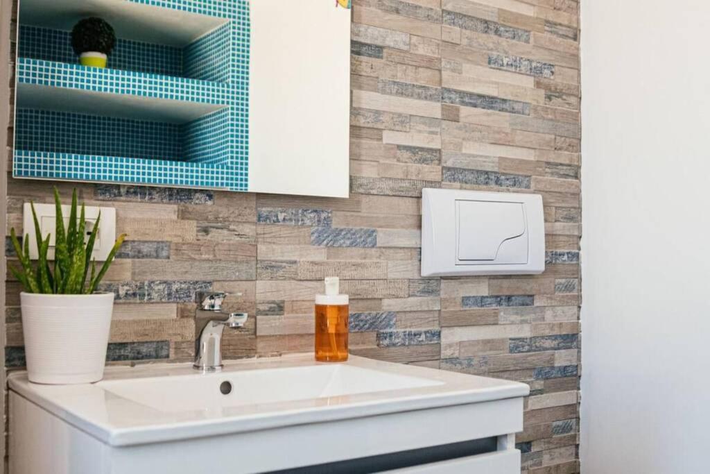 Apartamento Attico In Pieno Centro Storico Di CTA Exterior foto