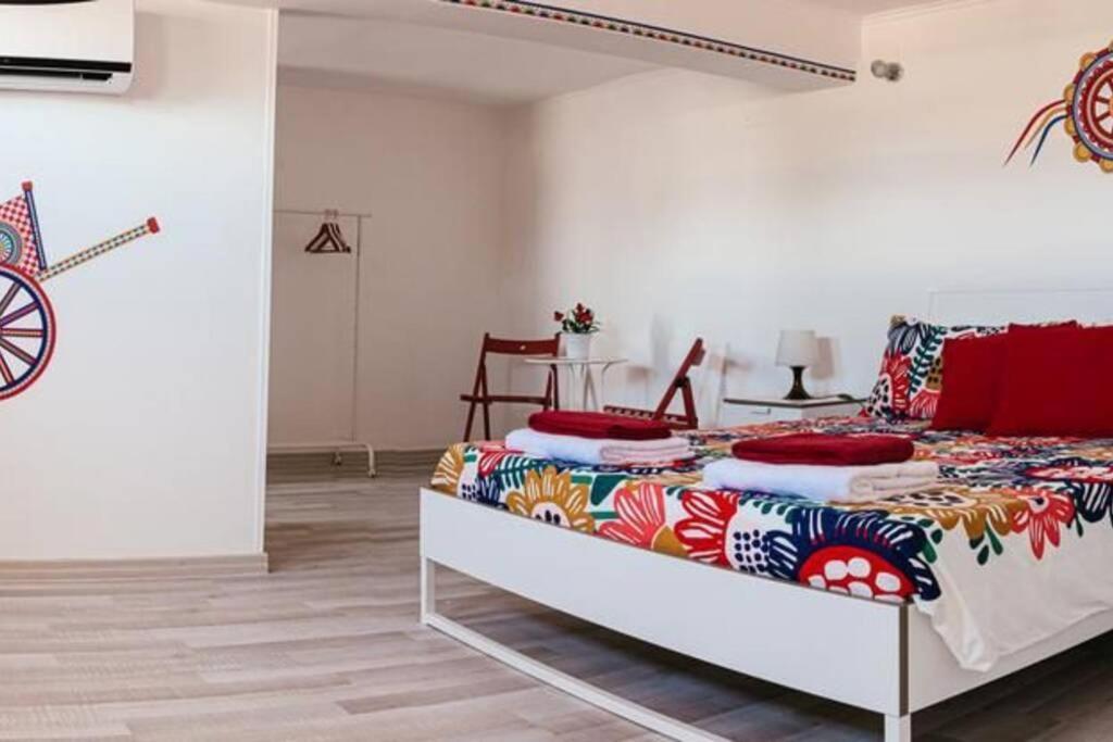 Apartamento Attico In Pieno Centro Storico Di CTA Exterior foto
